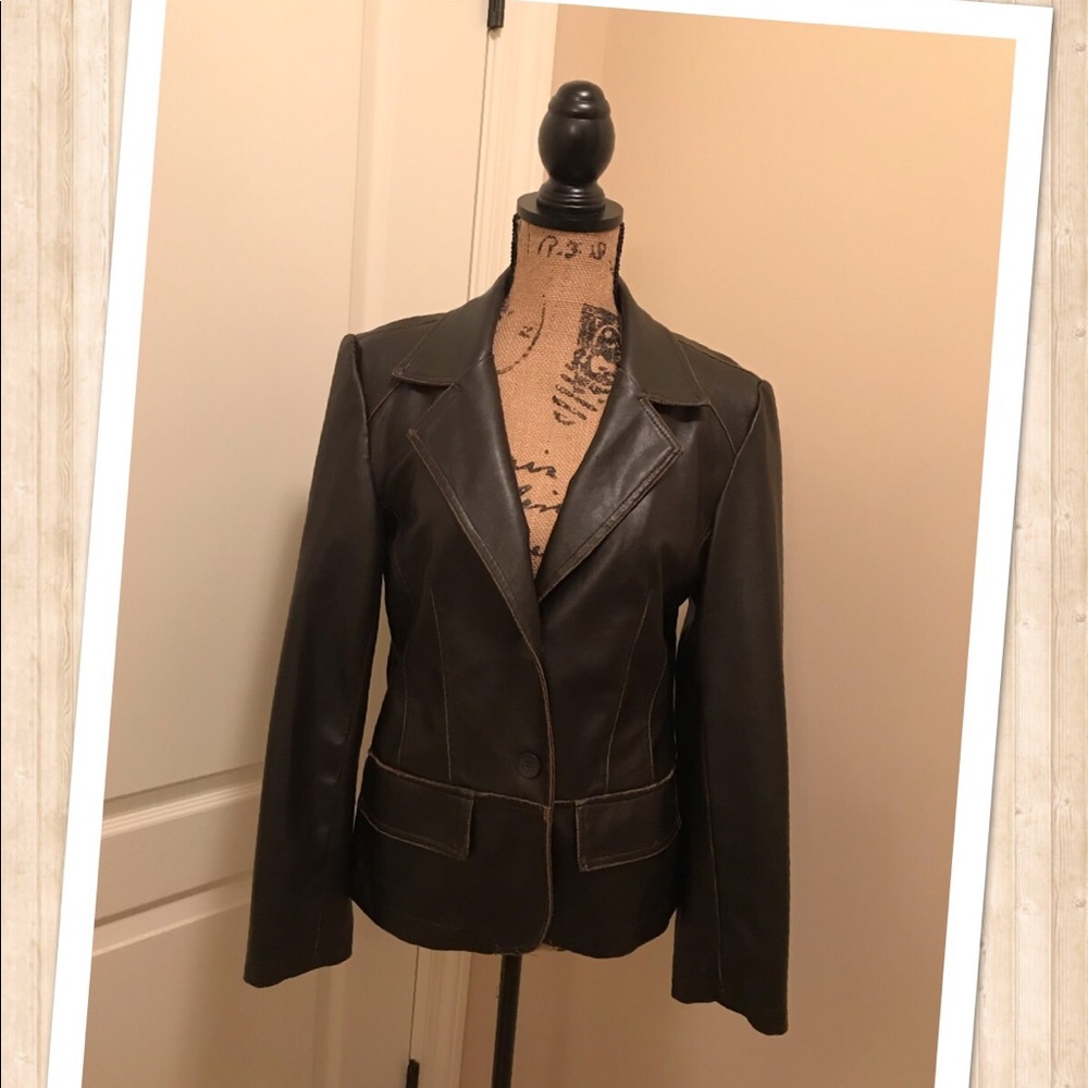 Ladies Jacket. Size Medium.